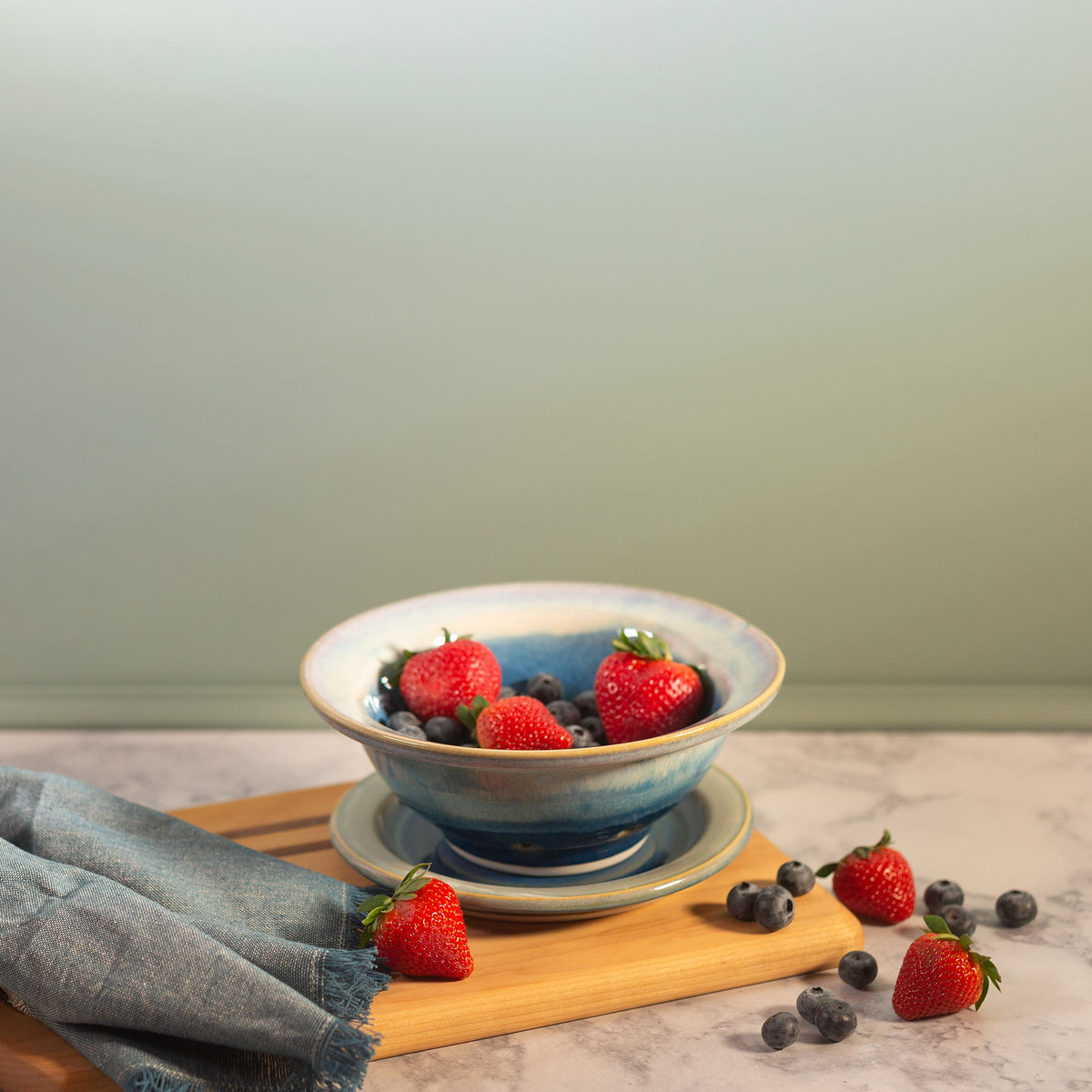 Berry Bowl with Plate